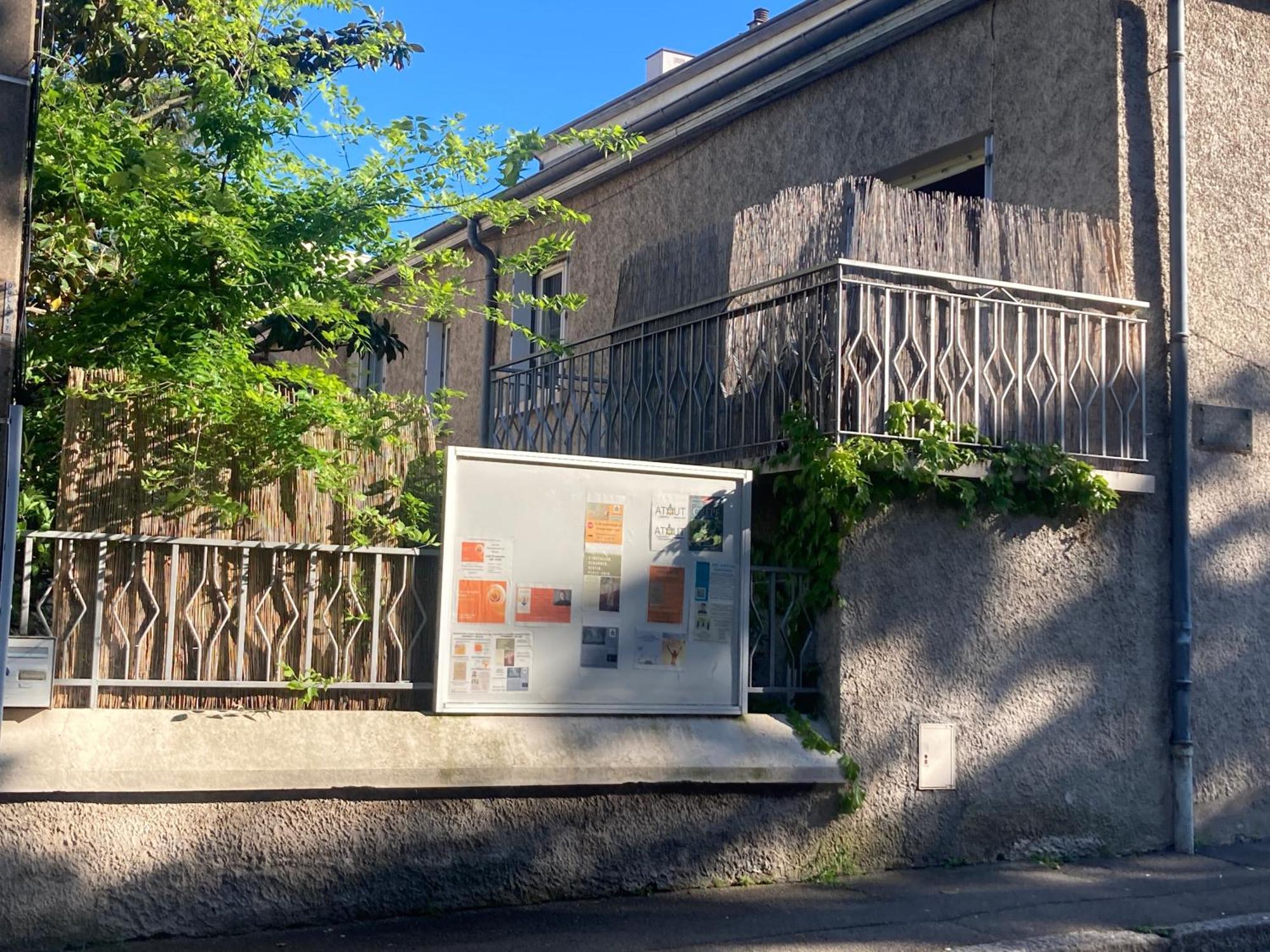 Maison Des Roses Улан Екстериор снимка
