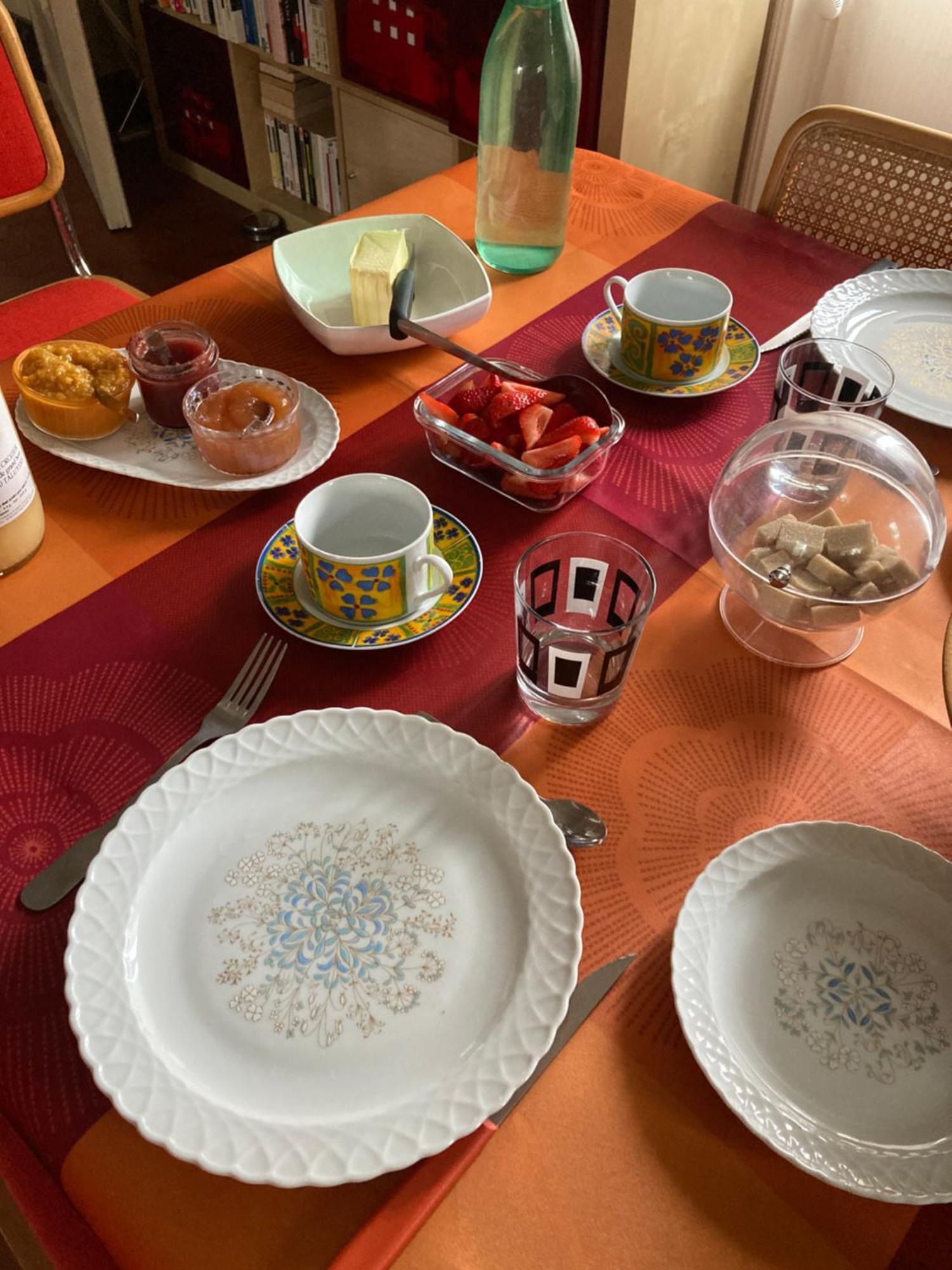 Maison Des Roses Улан Екстериор снимка
